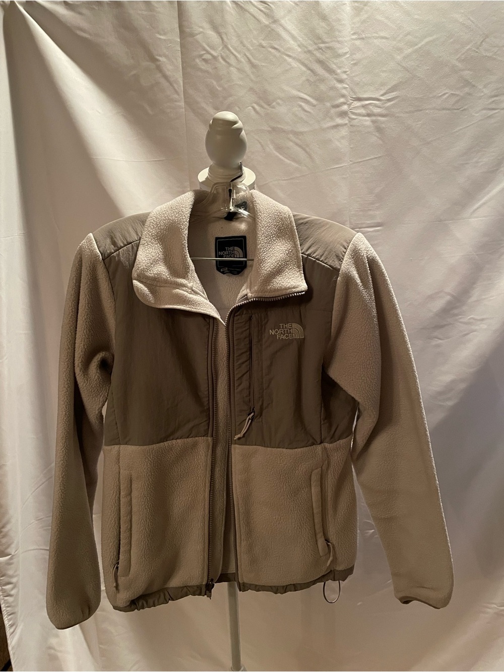 The North Face Women’s White/Gray Fleece Jacket